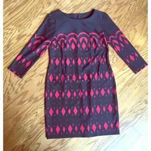 Just... Taylor | Black and Red Shift Dress